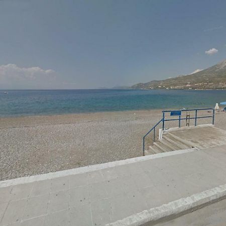 Loutraki Μοναδικής Θέσης Διαμέρισμα Στη Θάλασσα ภายนอก รูปภาพ